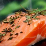 Proč je dobré jíst lososa: lékař jmenoval 5 hlavních důvodů, proč tuto rybu zařadit do jídelníčku. proc-je-dobre-jist-lososa-lekar-jmenoval-5-hlavnich-duvodu.webp.webp